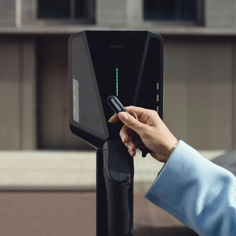 Easee Charge Pro – Professionelle 22-kW-Ladelösung für Unternehmen, WEGs und Fuhrparks (bidirektional vorbereitet)